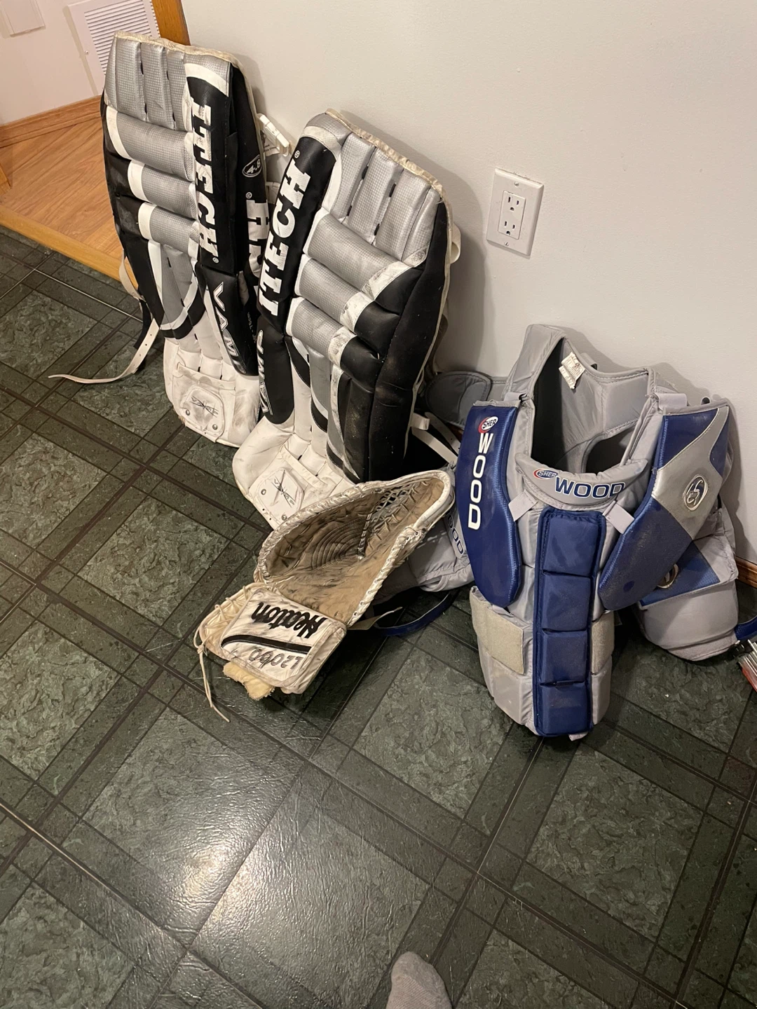 iTech VAMP Goalie Leg Pads & Sher-Wood Goalie Chest Protector