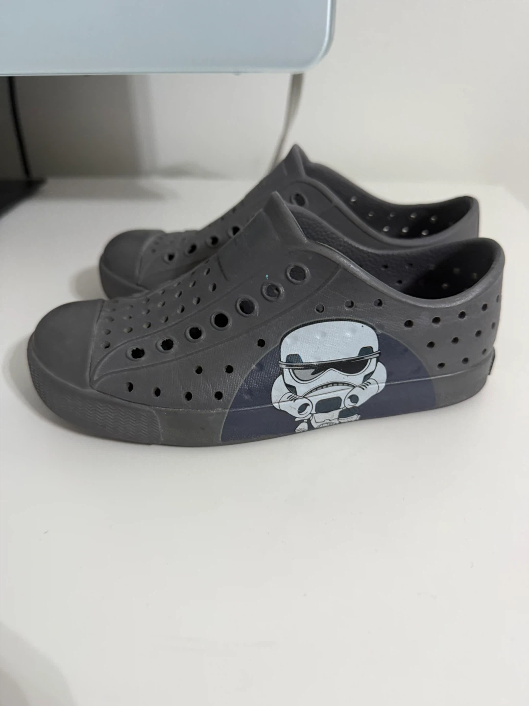 Like new boys size 11 Star Wars Native Shoes - photo 2