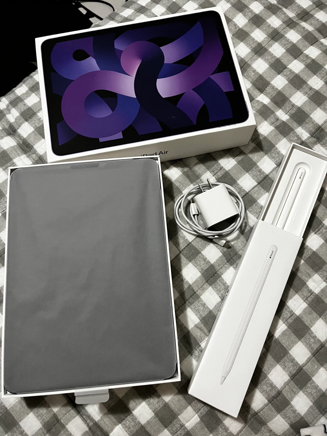 Apple iPad Air (5th Generation) 64GB Wi-Fi