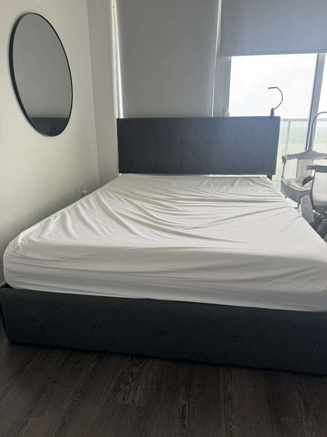 Tufted Upholstered Bed Frame with Headboard - Queen Size - photo 4