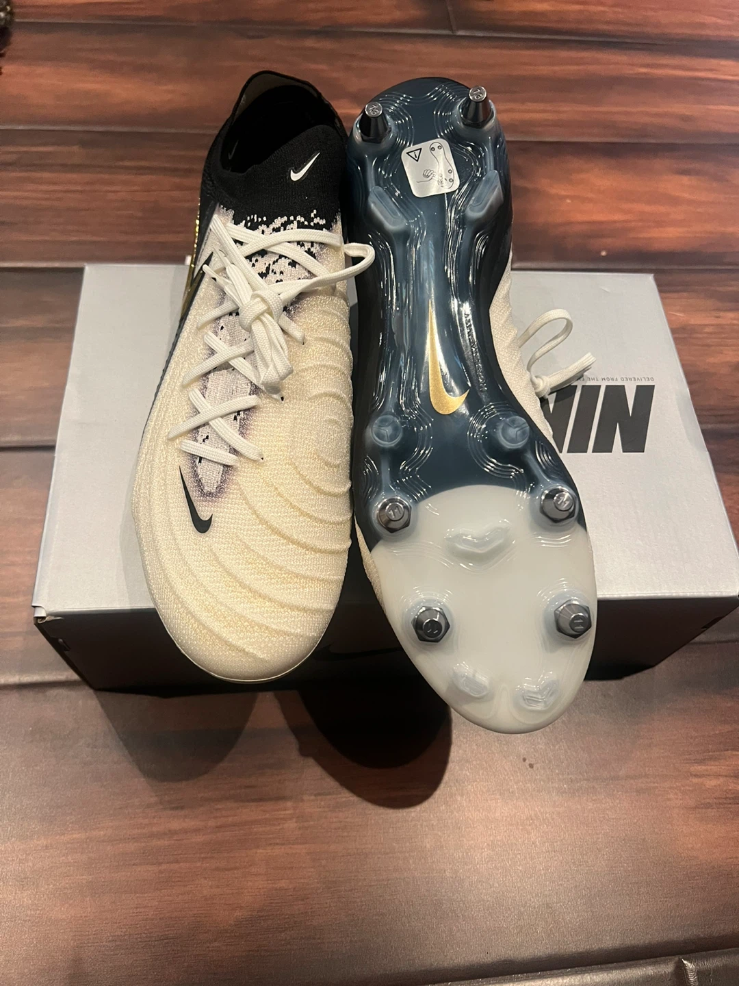 Nike Football Cleats - photo 4