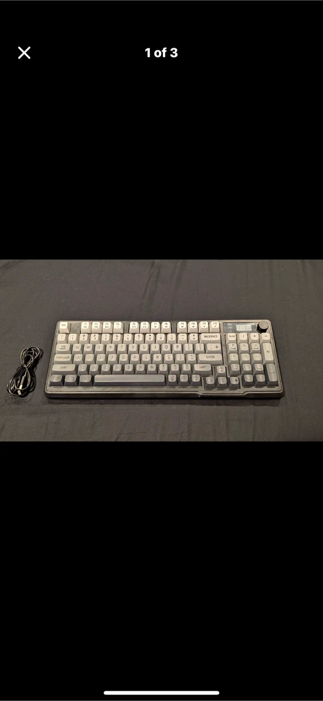 Custom Mechanical Keyboard with Knob and Display