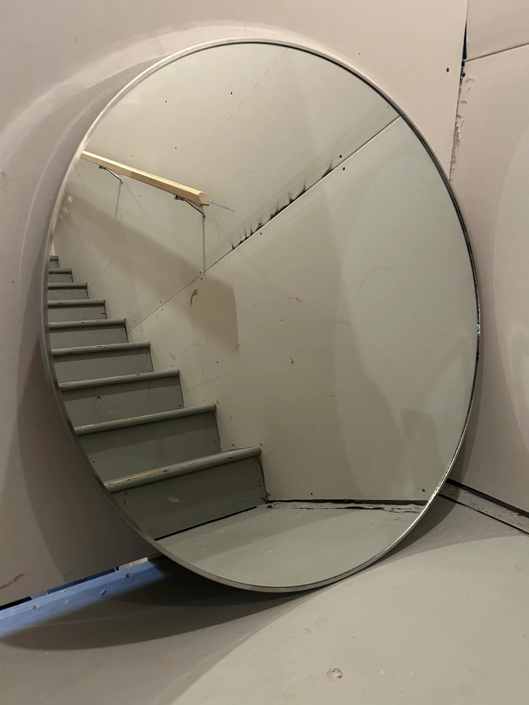 Round Wall Mirror – Metal Frame - photo 2