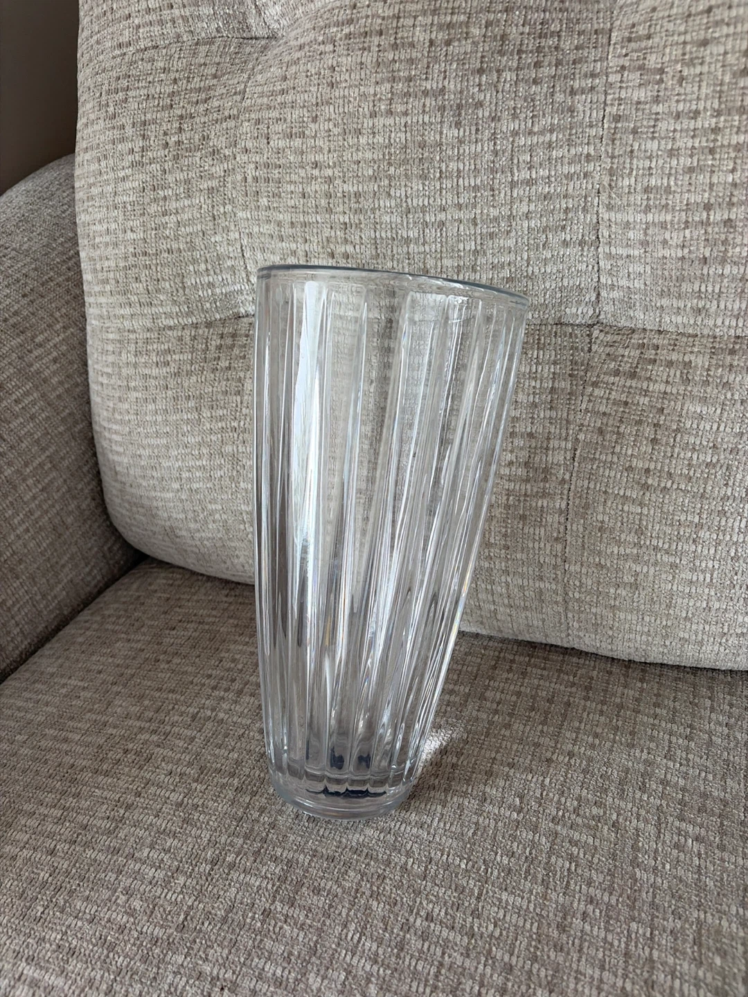 Clear Glass Vase - photo 3