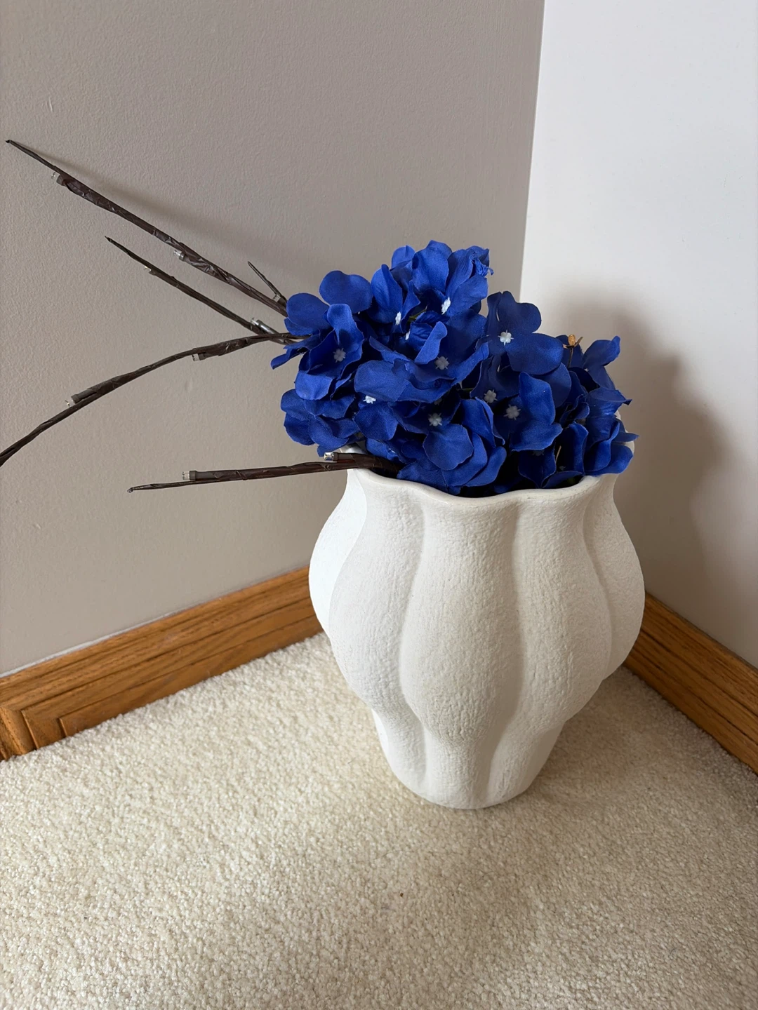White Textured Indigo Vase - photo 3