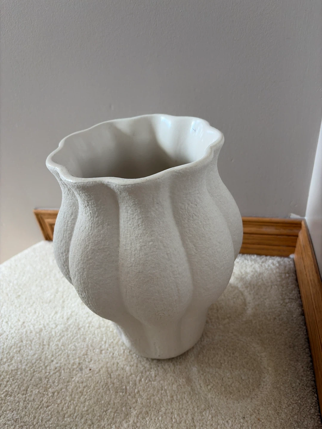 White Textured Indigo Vase - photo 2