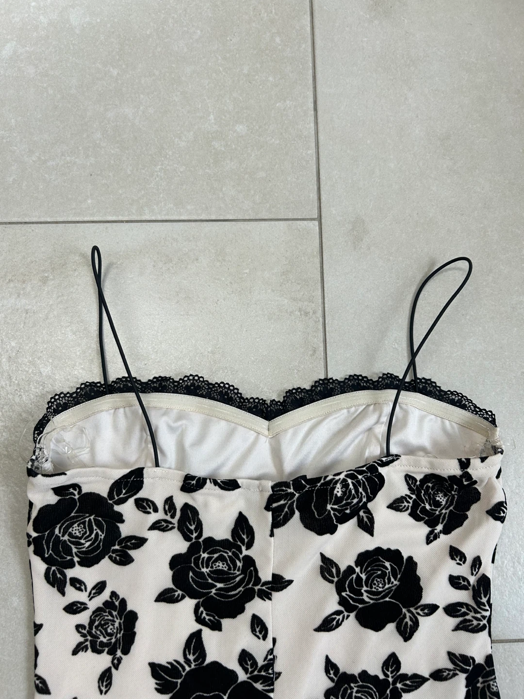 Cream & Black Rose Print Dress with Lace Trim - photo 5