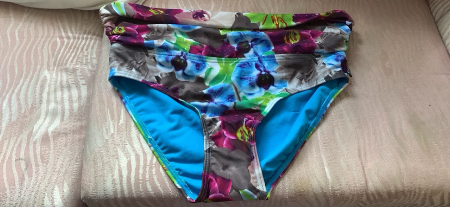 NEW La Vie en Rose Aqua Women's Swim Bottoms S/P