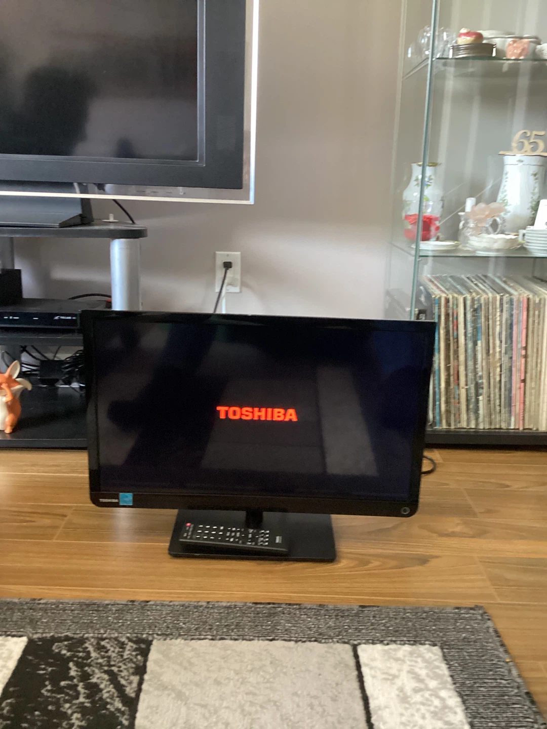 Toshiba 24" HD LED TV