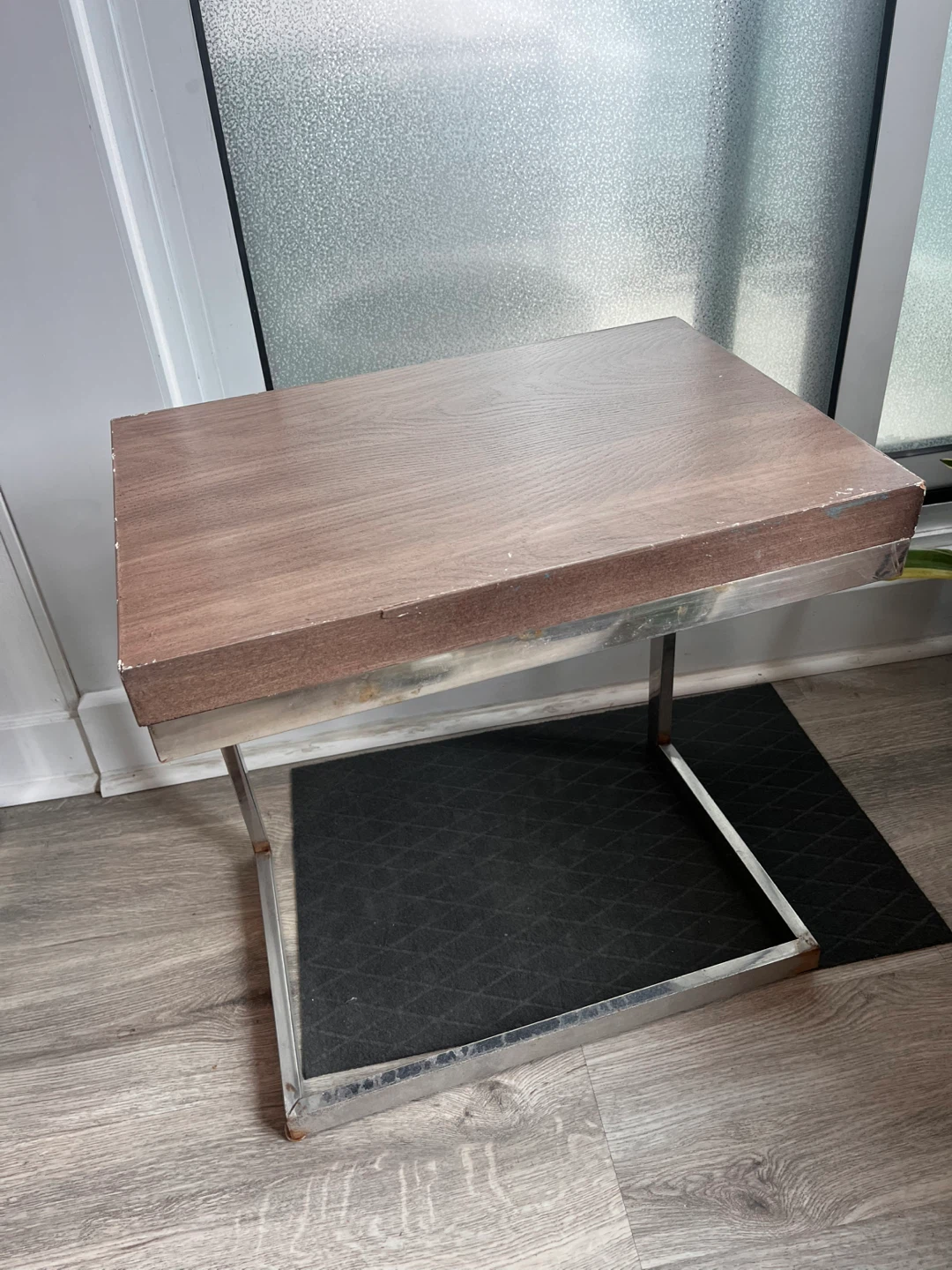🥕 End Table with Wood-look Top and Metal Frame - photo 4