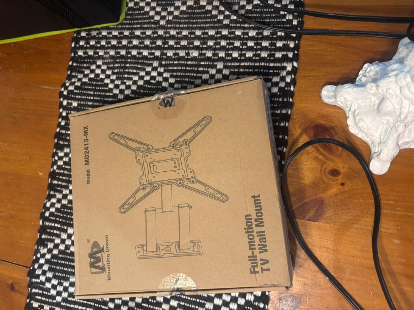 Mounting Dream Full-motion TV Wall Mount MD2413-MX