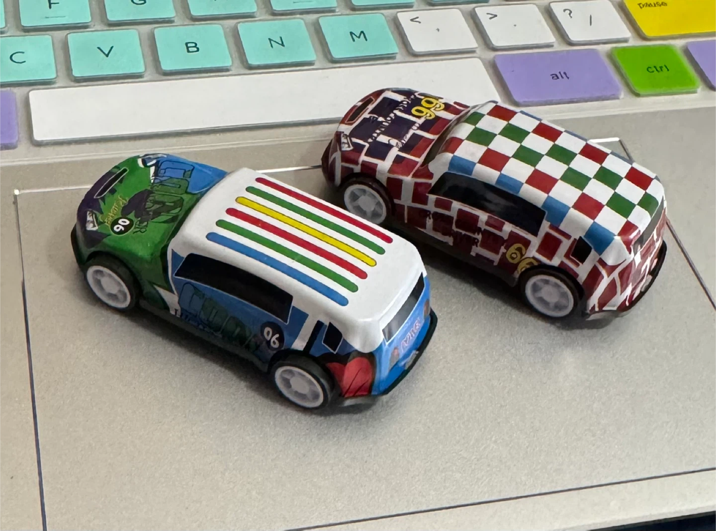 Set of 2 Toy Cars - Racing Design FREE 🥕 - photo 3