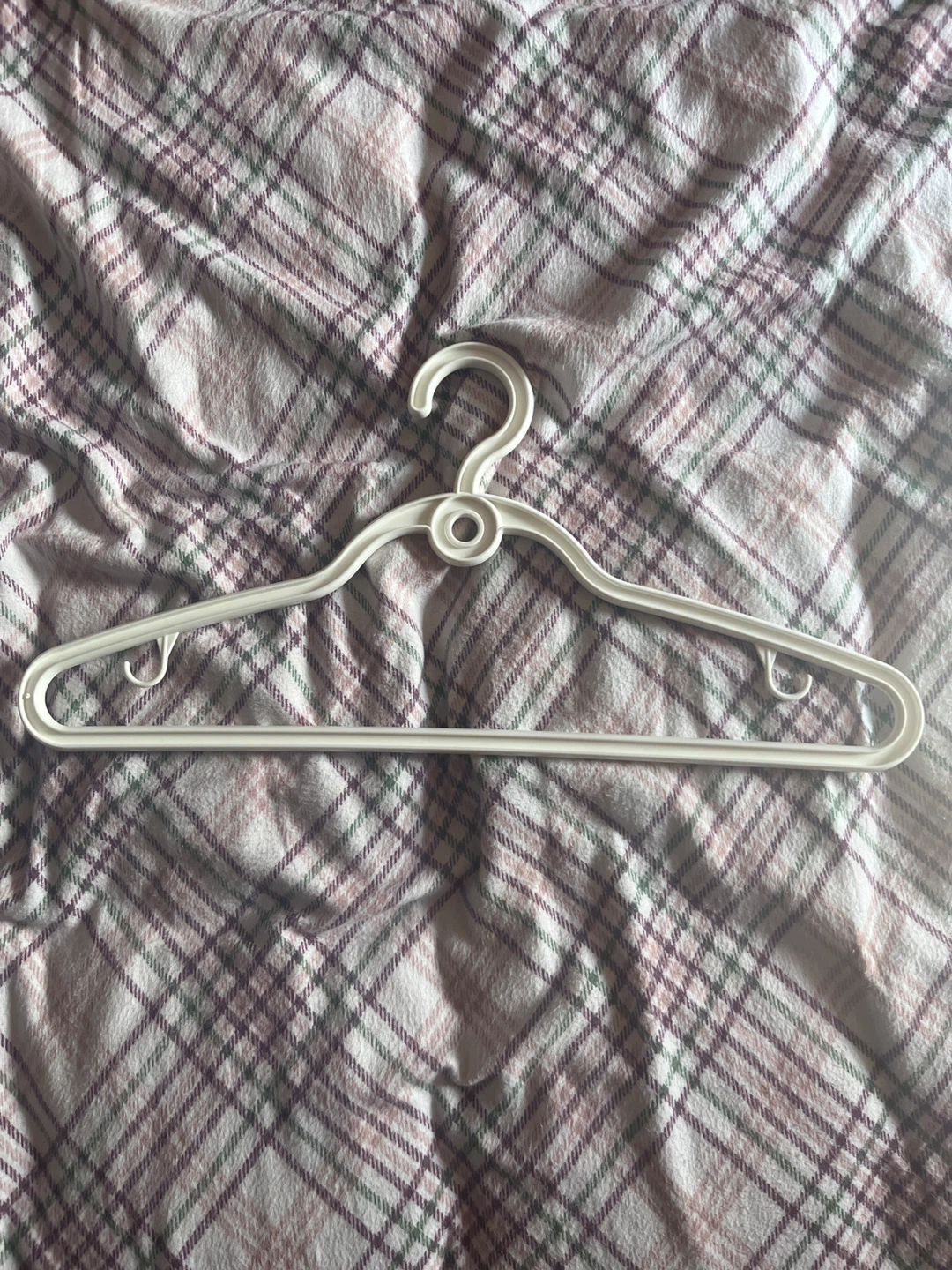White Plastic Clothes Hanger🥕