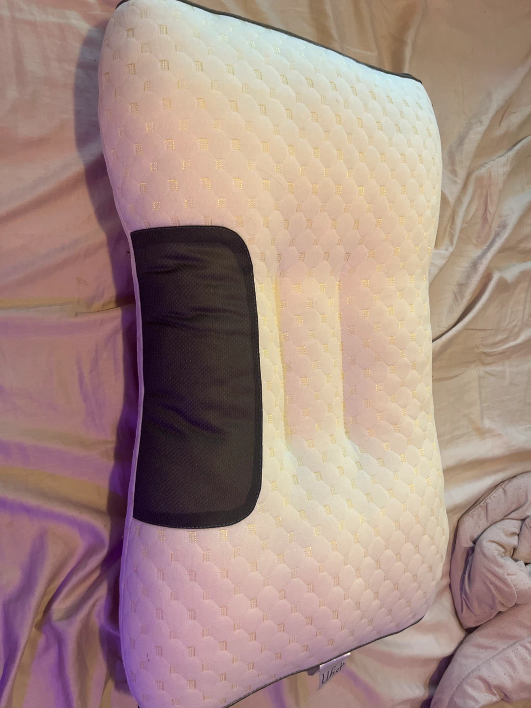 Ufist Pillow