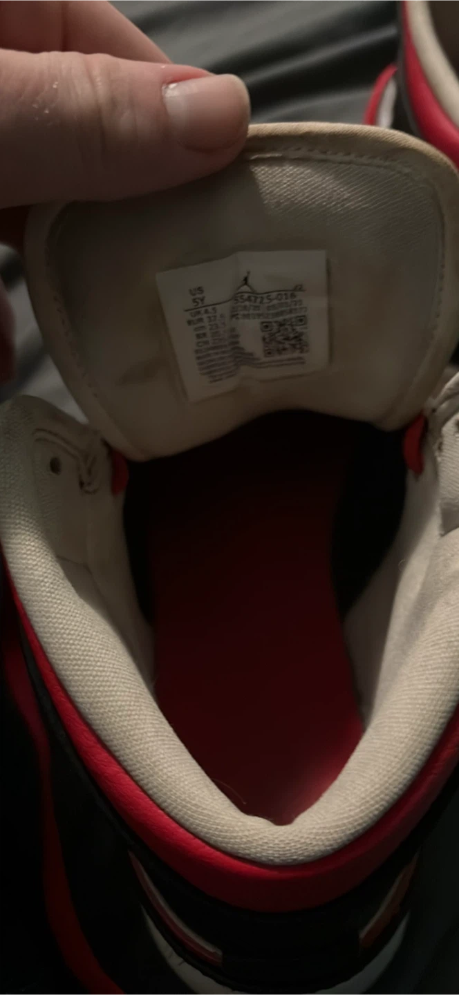 Jordan’s 1 White Very Berry - photo 2