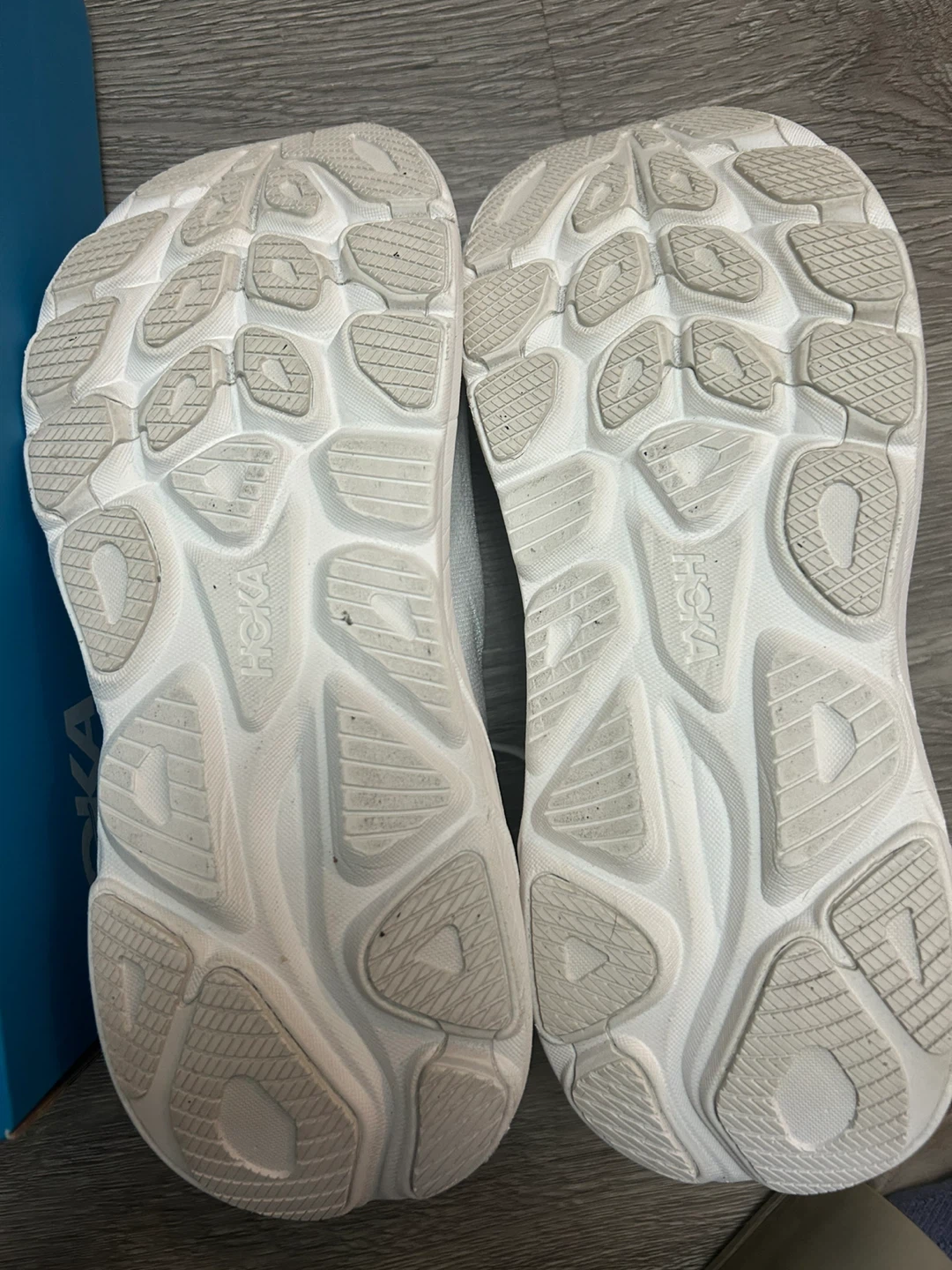 Hoka Clifton 10 size 10 - photo 4
