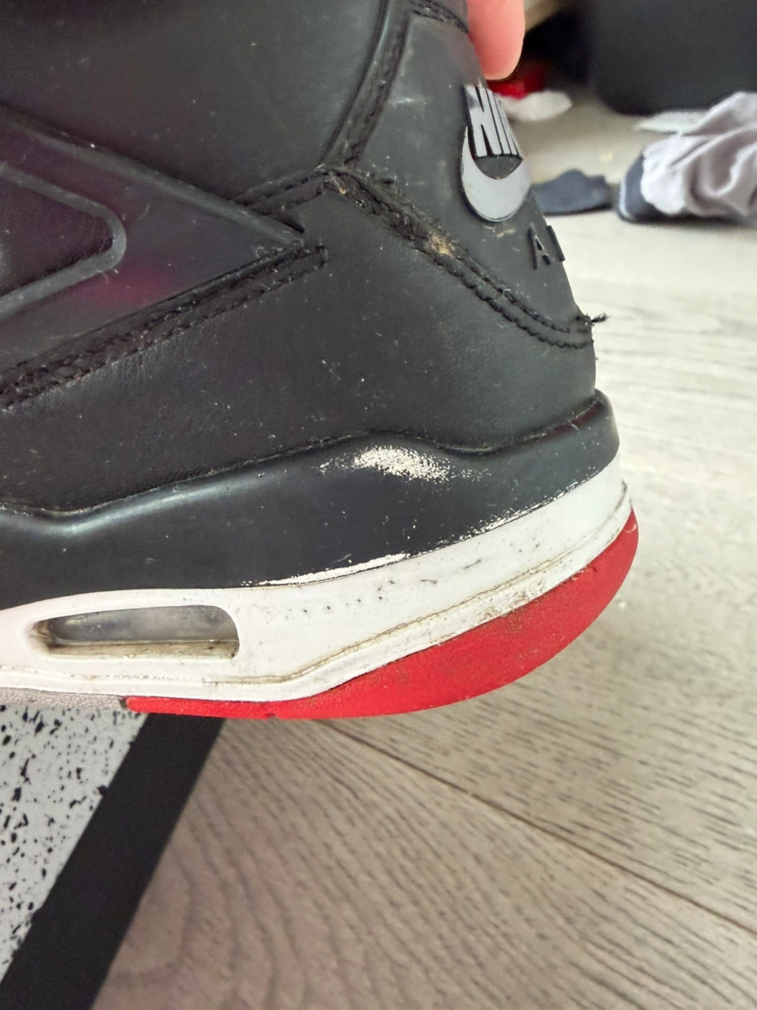 Air Jordan 4 Retro (GS) Black Fire Red - photo 4
