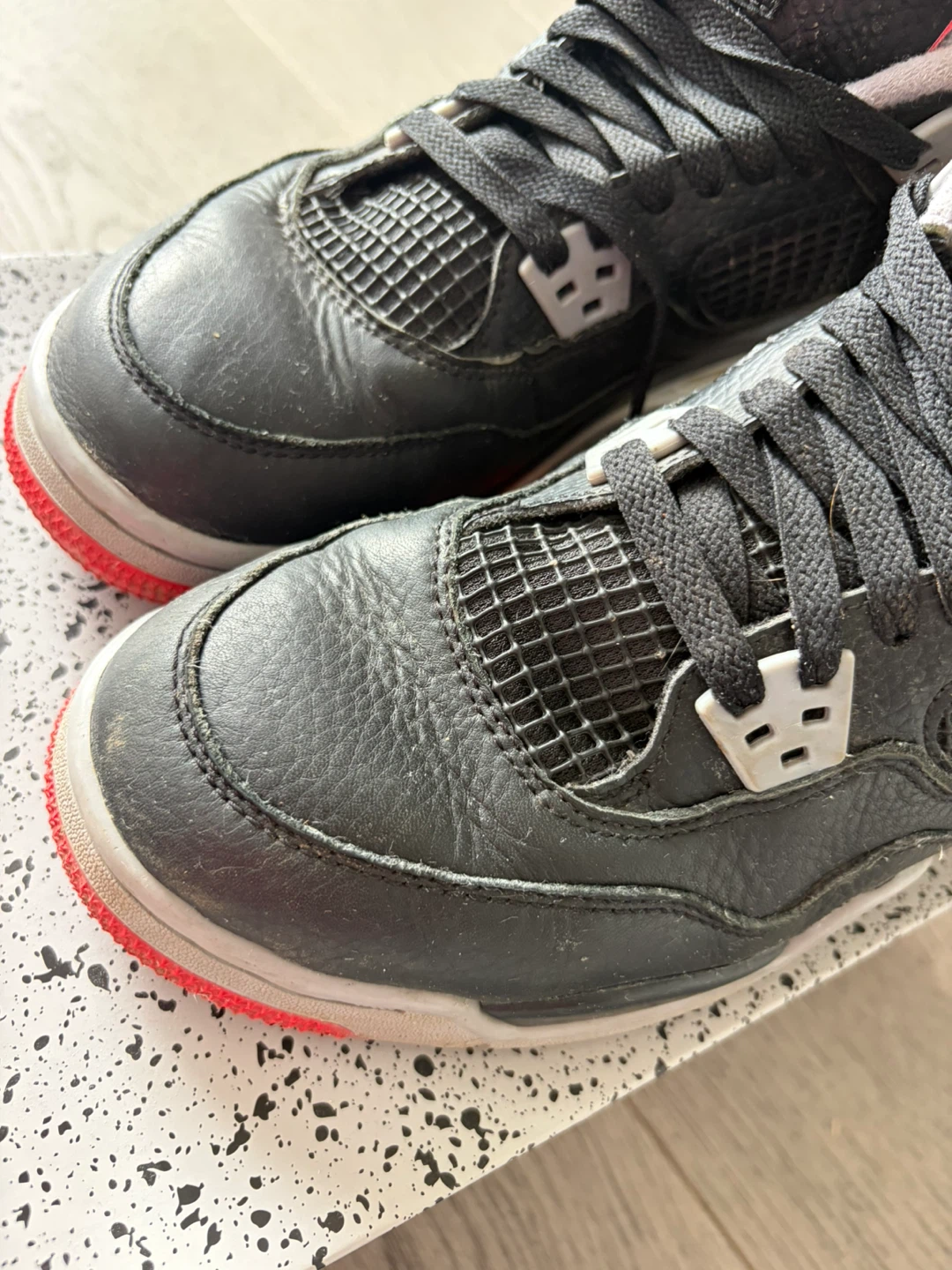 Air Jordan 4 Retro (GS) Black Fire Red - photo 5