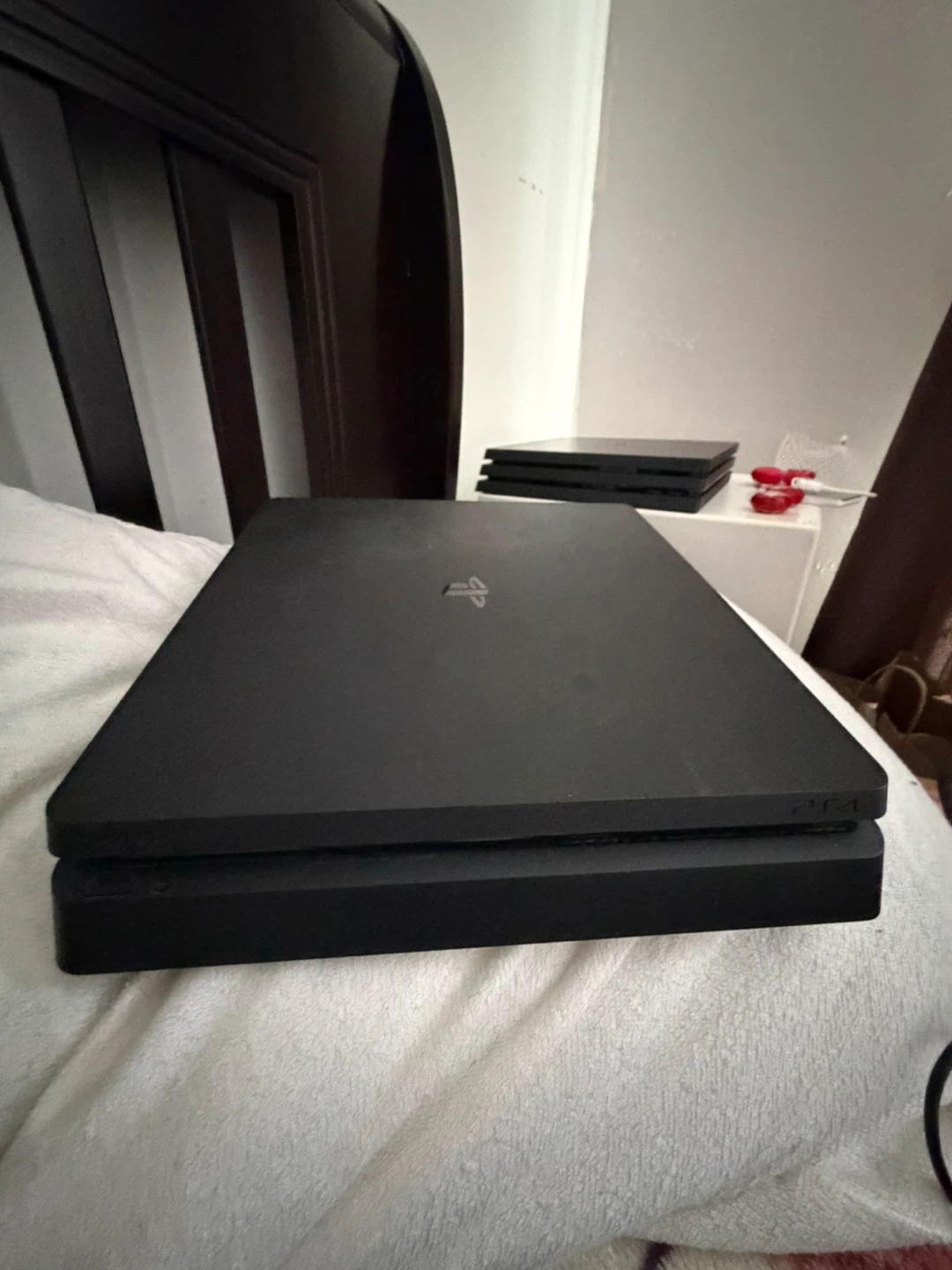 PlayStation 4 (PS4) Slim Console - photo 2
