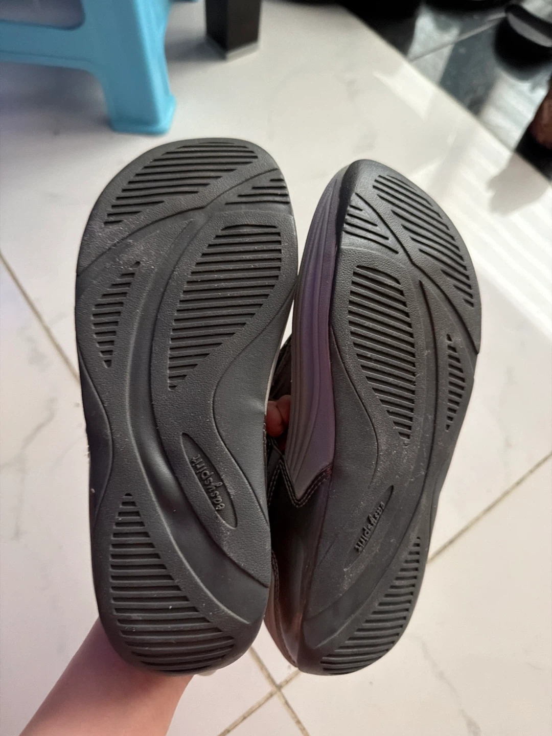 FAVIANS Silver Embellished Flip Flops Sandals Women's Size 6 - photo 3