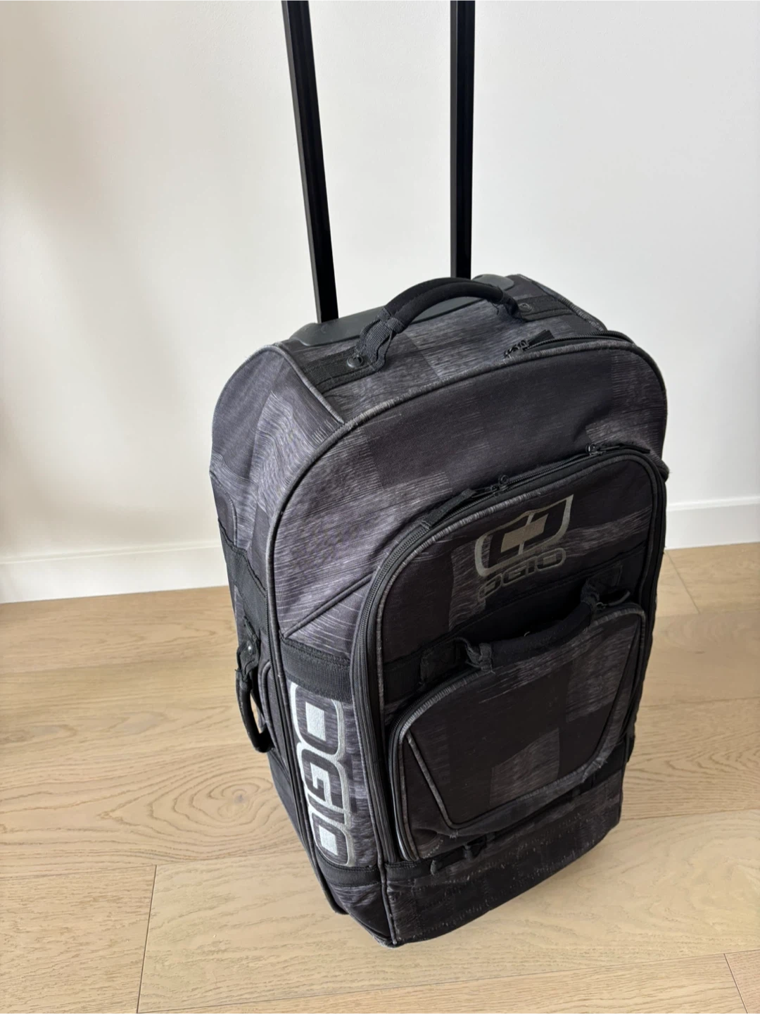 Ogio Rolling Luggage Bag - photo 2
