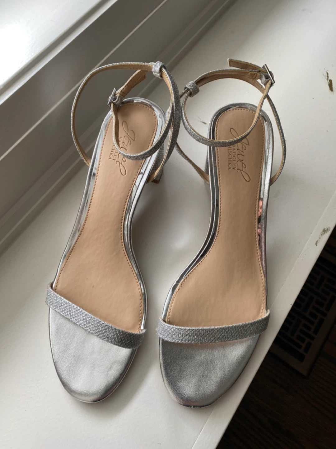 Badgley Mischka Sandals Size 9 Silver