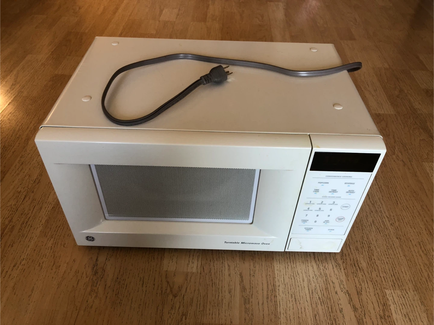 GE Turntable Microwave Oven