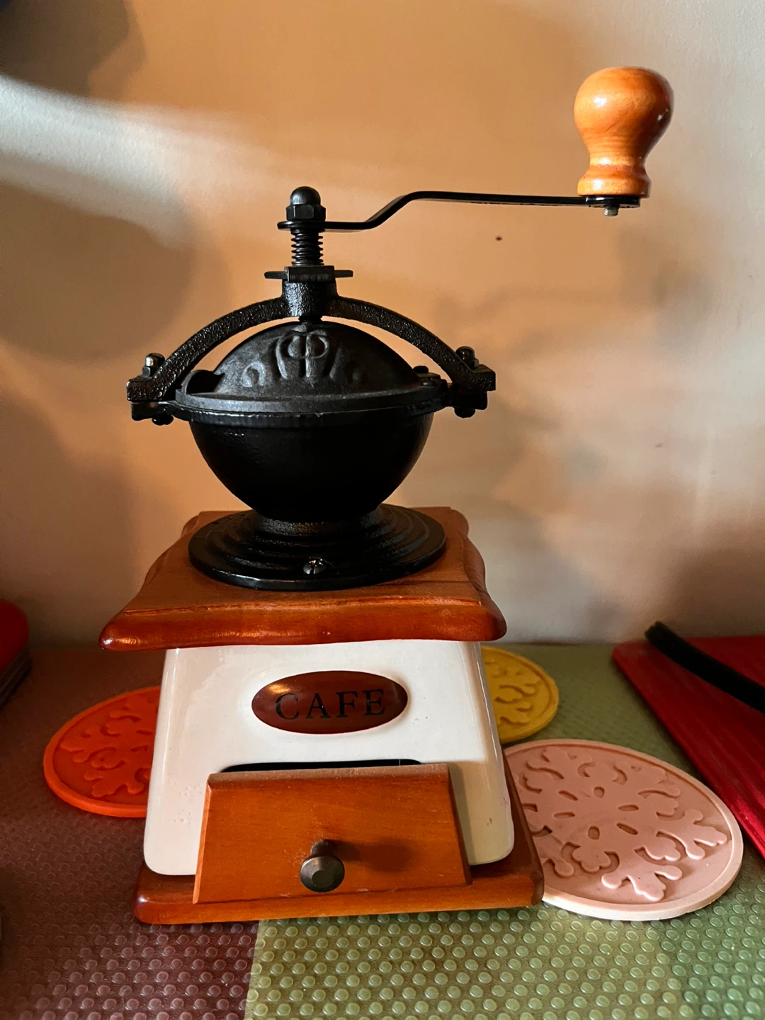 Vintage Style Manual Coffee Grinder