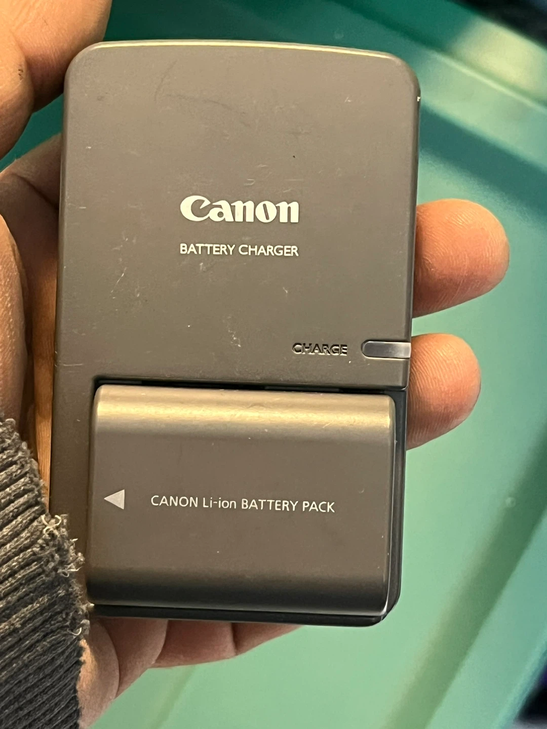 Canon CB-2LW Battery Charger for Canon Li-ion Battery Pack