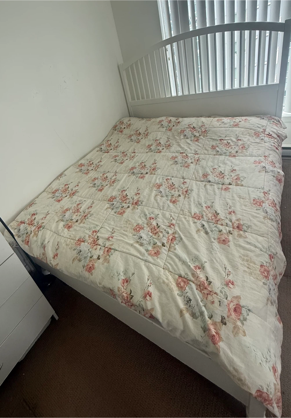 IKEA TYSSEDAL Queen White Frame & HAUGSVAR Mattress - photo 2