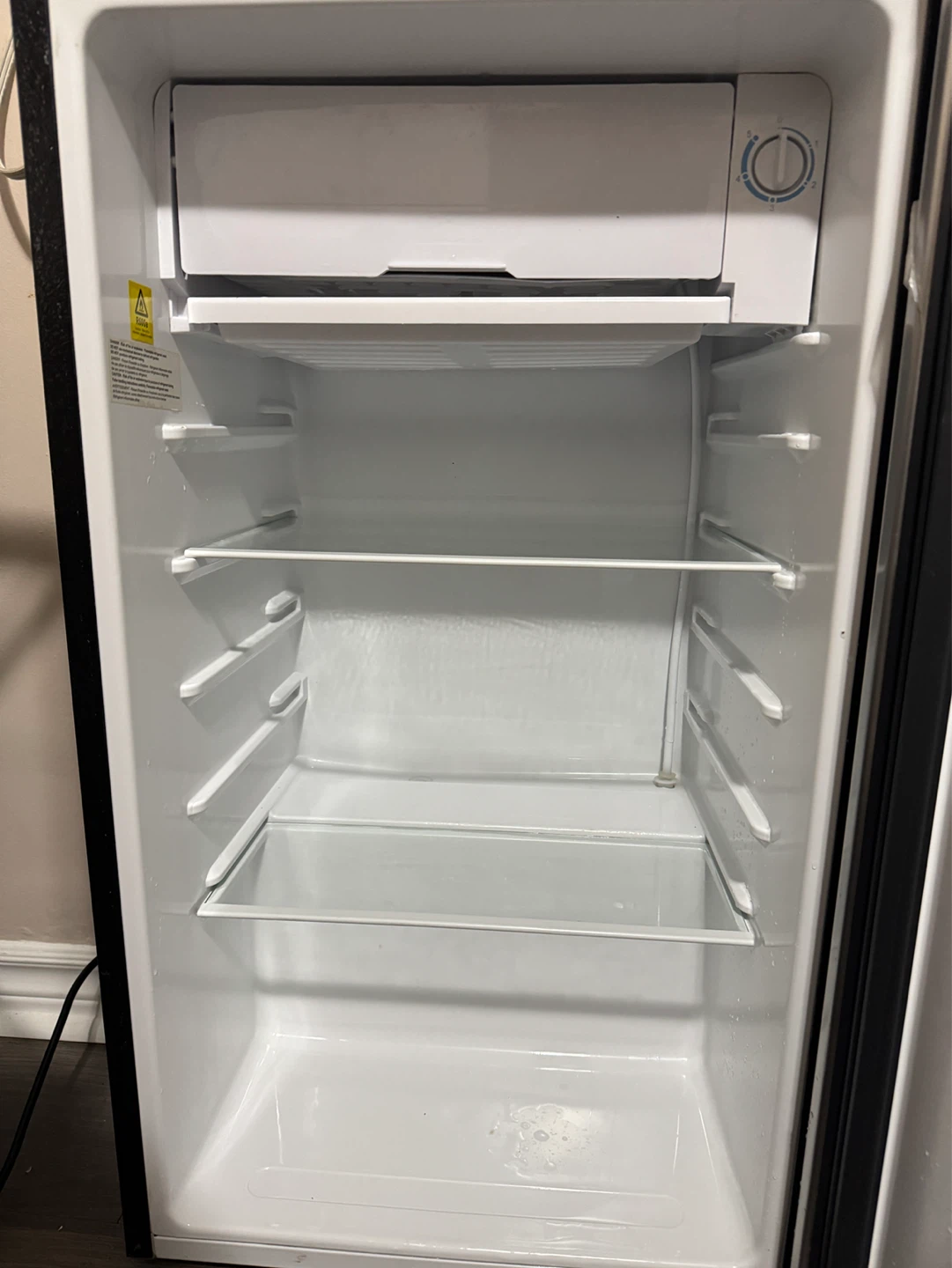 RCA Mini Fridge - photo 3