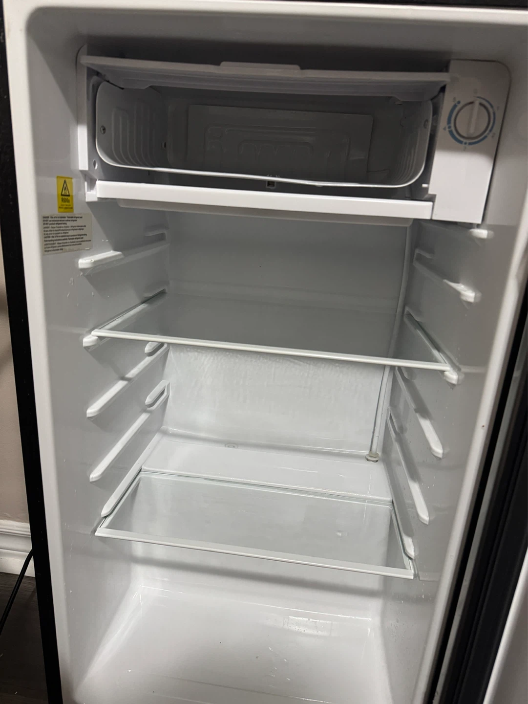 RCA Mini Fridge - photo 4