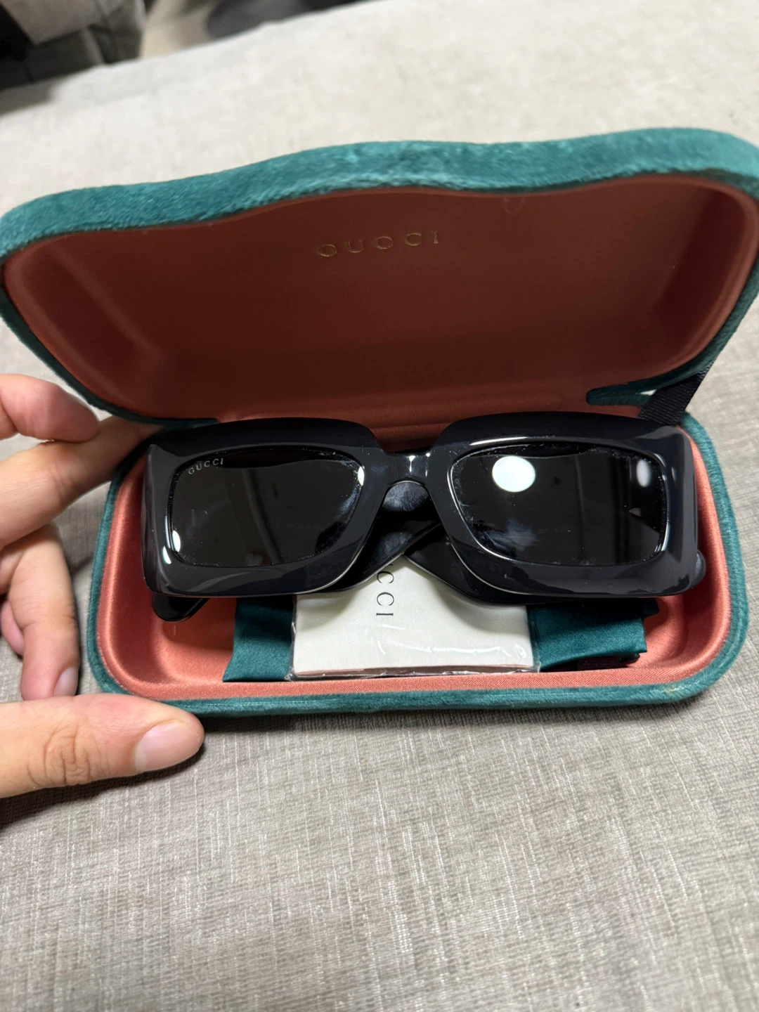 Gucci Rectangular Sunglasses Black/Grey (GG0811S-001)