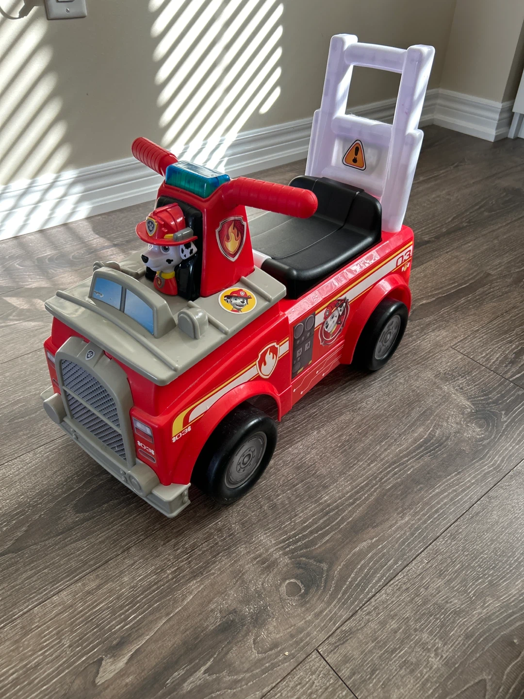 Paw Patrol Marshall Ride-On Fire Truck Toy - photo 3