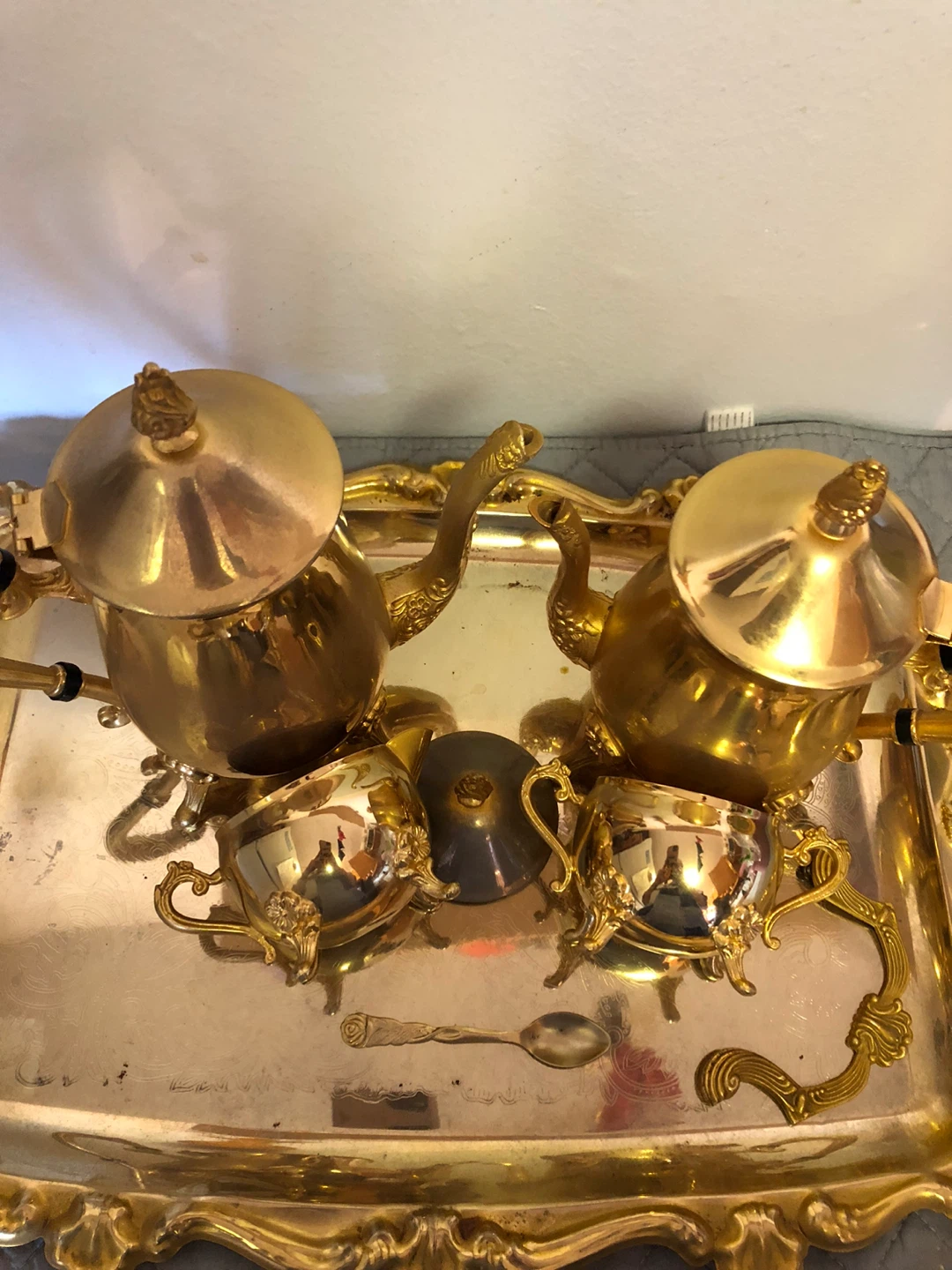 🥕Vintage Gold Tone Tea Set Tray with 2 Teapots - photo 3