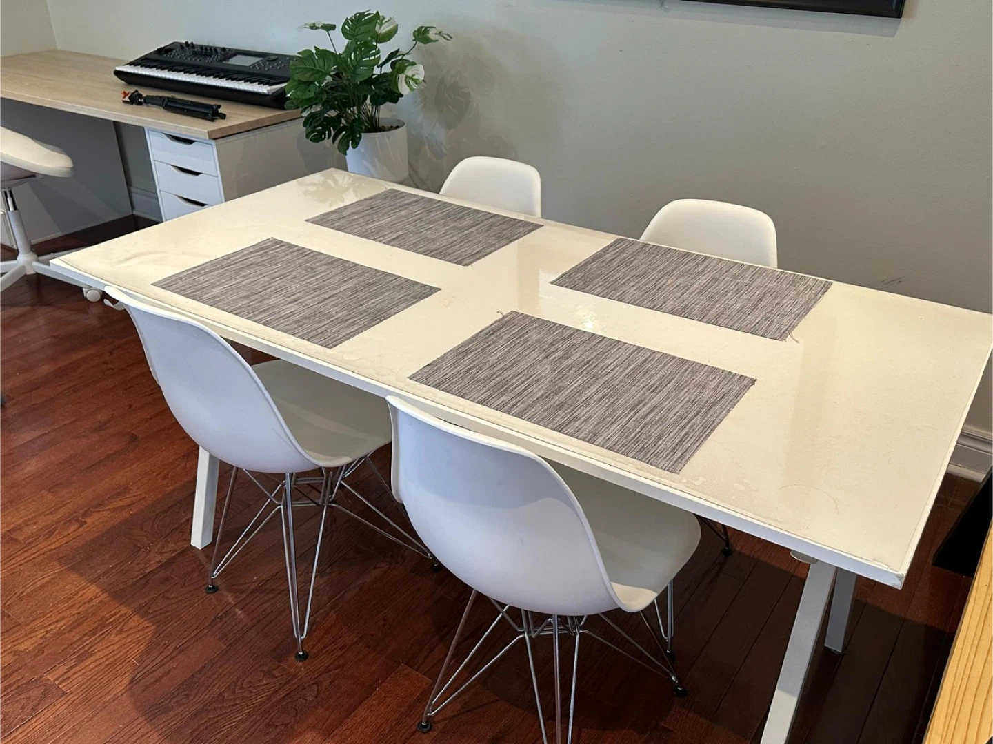 White Dining Table with 4 Chairs - photo 4
