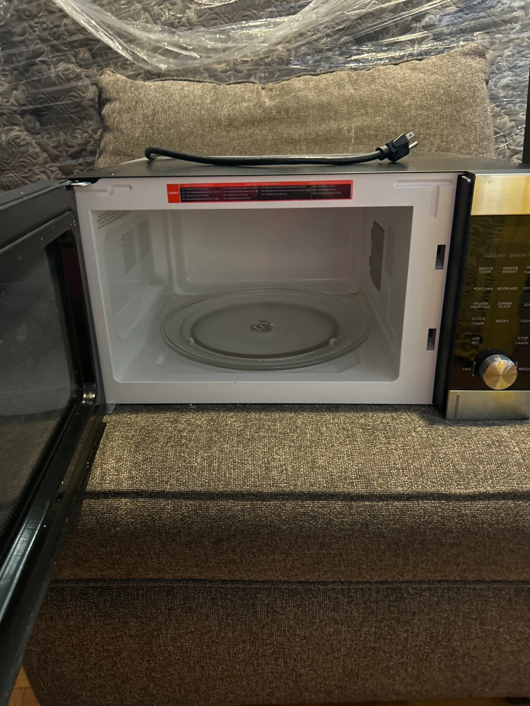 Galanz Microwave - photo 2