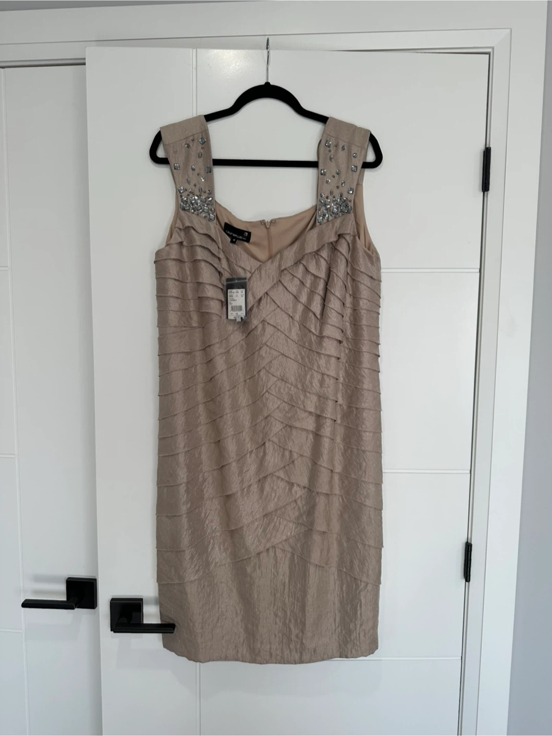 Laura Plus Embellished Tiered Dress Size 18 - photo 2