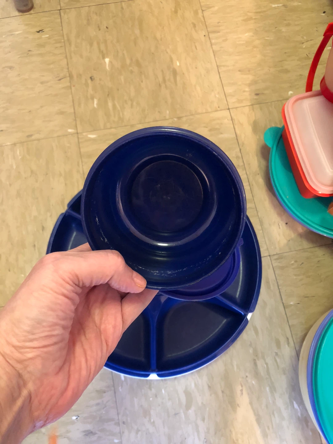 🥕Tupperware Divided Serving Platter with Lid and Small Bowls - photo 3