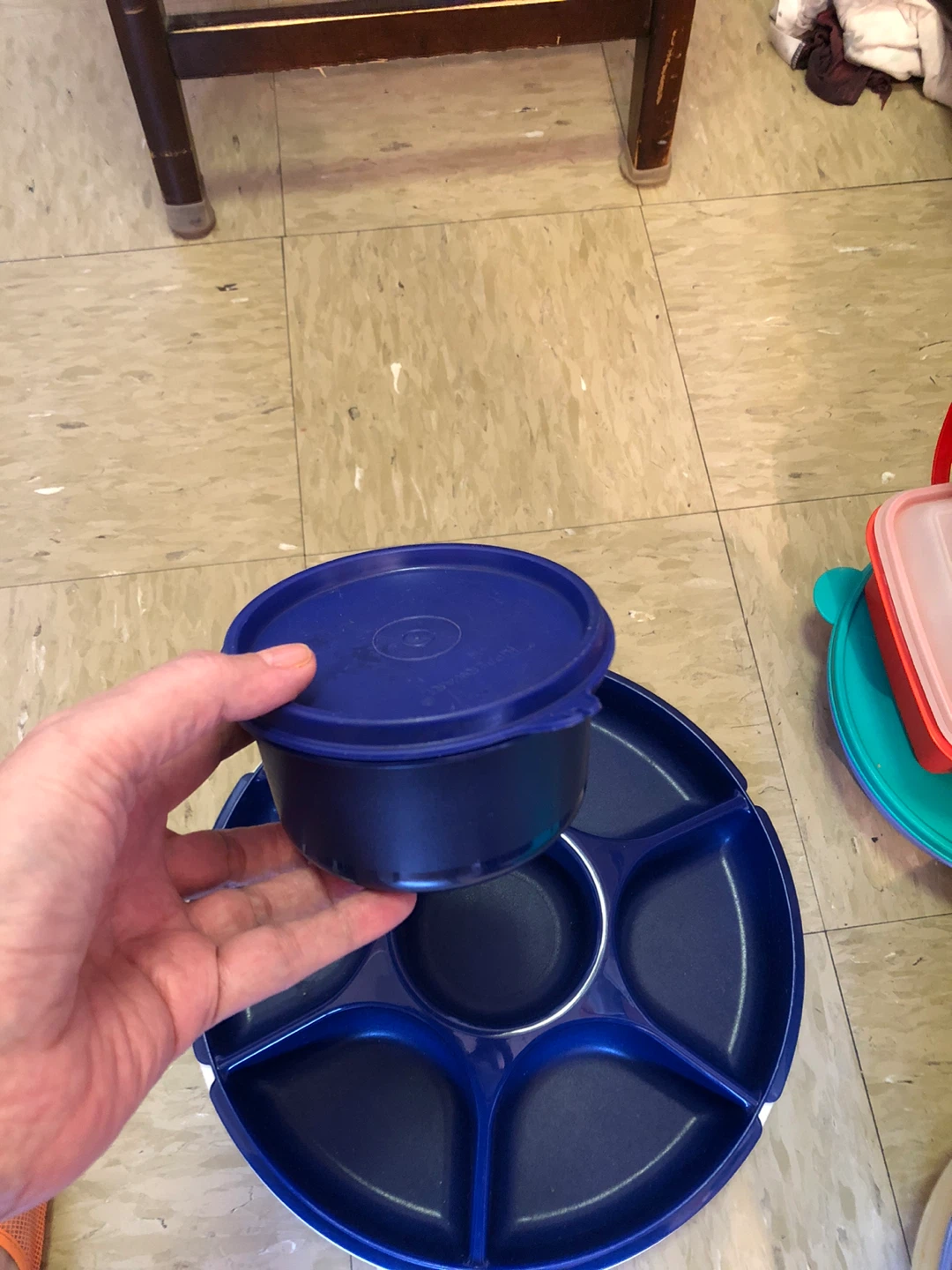🥕Tupperware Divided Serving Platter with Lid and Small Bowls - photo 2