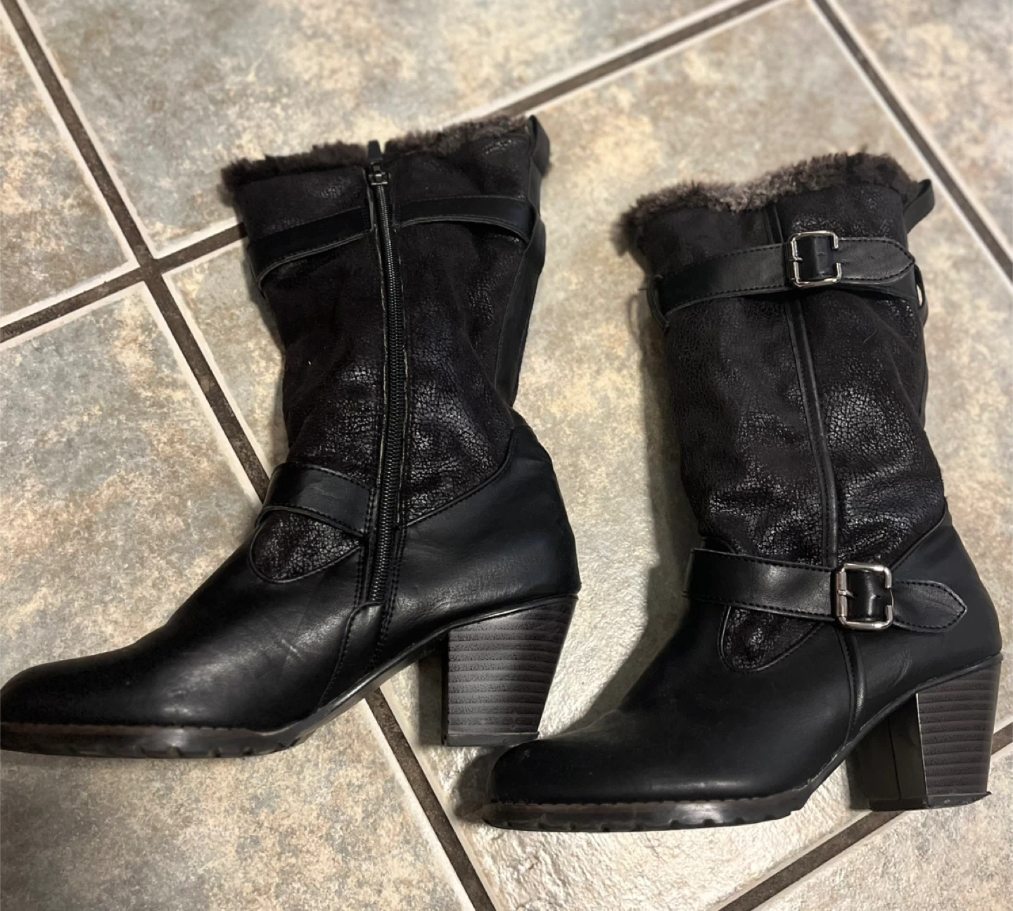 Black Fur Lined Boots with Buckle Detail - photo 5