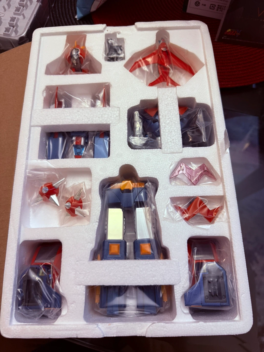 Bandai Tamashii Nations Chogokin Voltes V - photo 2