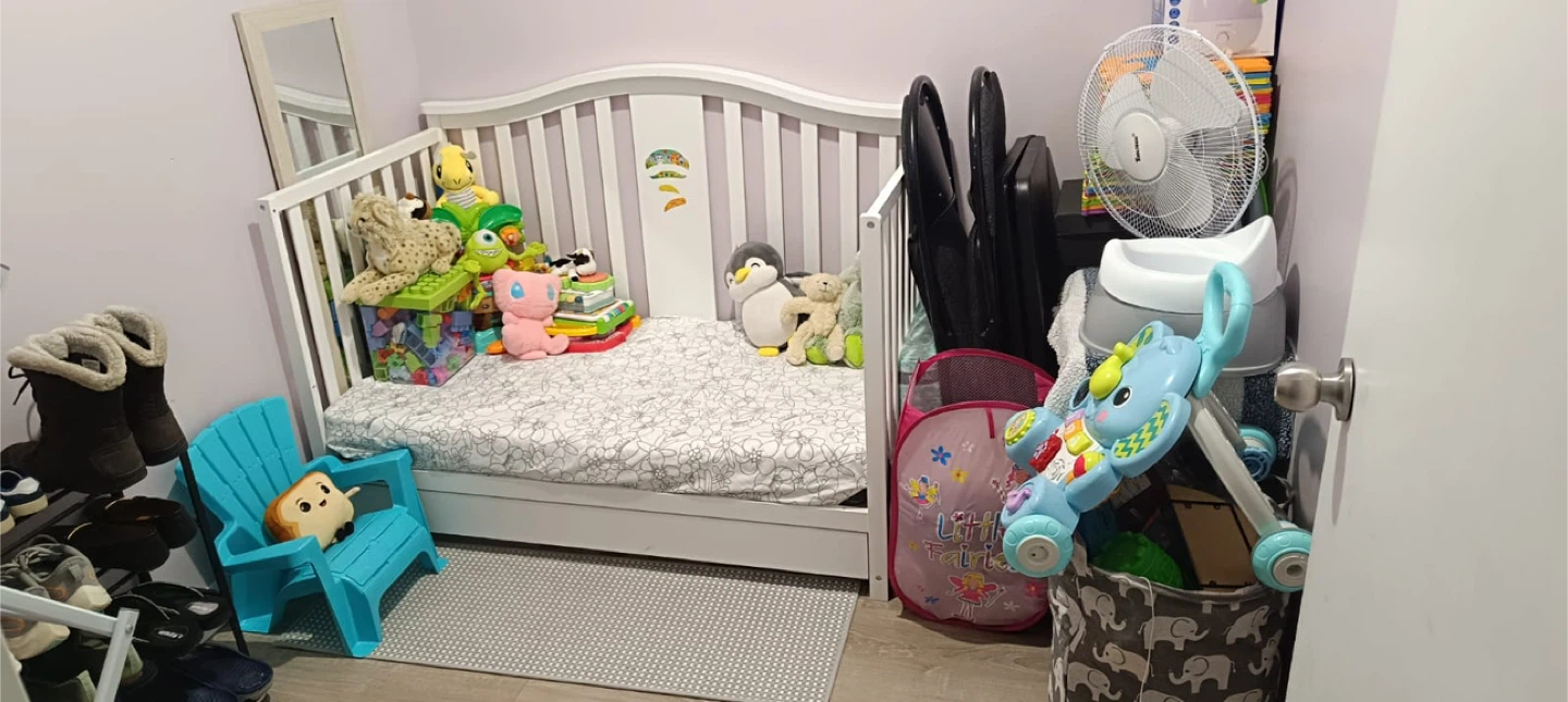 White Convertible Crib - photo 2