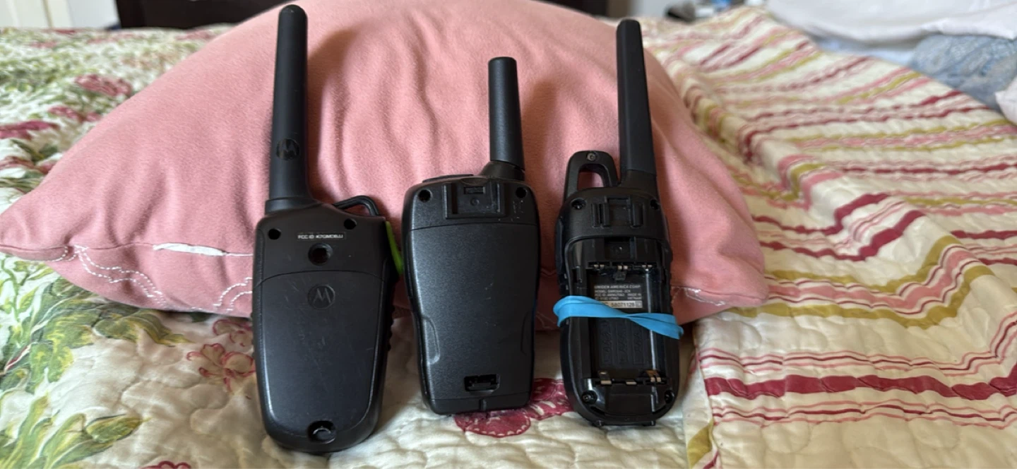 Motorola, Cobra, and Uniden Walkie Talkies - photo 3