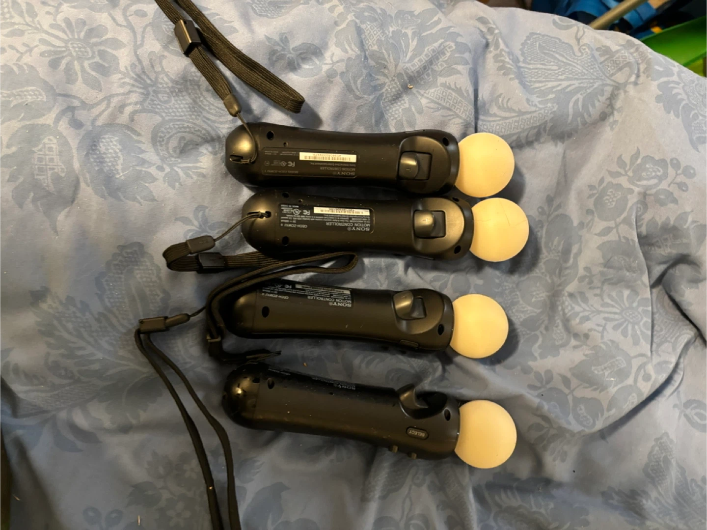 Sony PlayStation VR Headset with 4 Move Controllers - photo 2