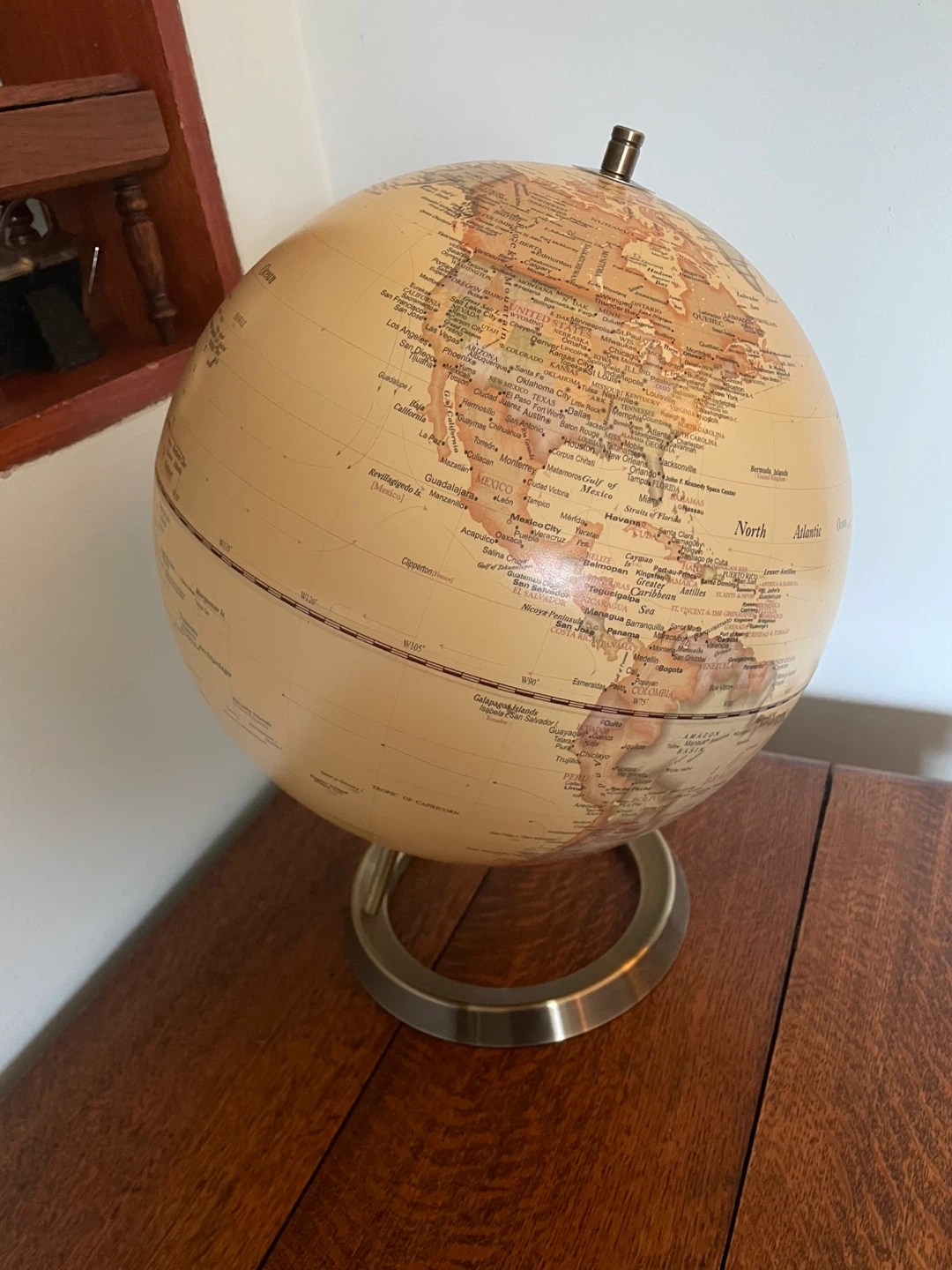 Excellent condition! World Globe