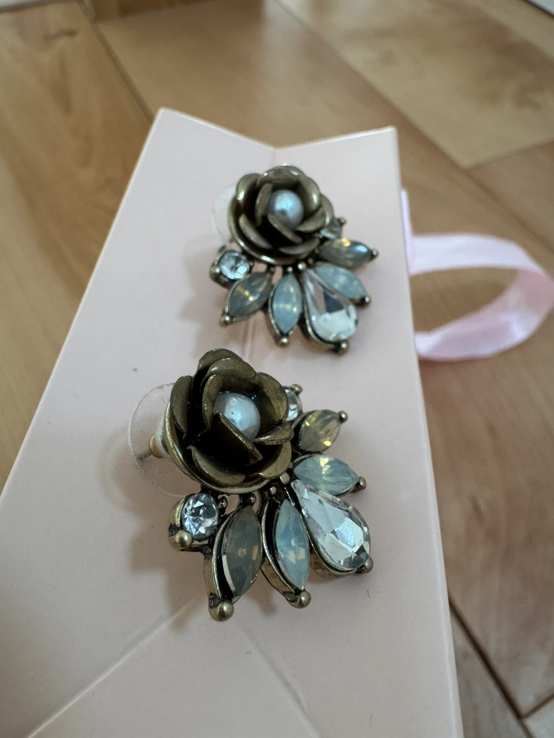 Vintage Costume Floral Stud Earrings with Rhinestones - photo 3
