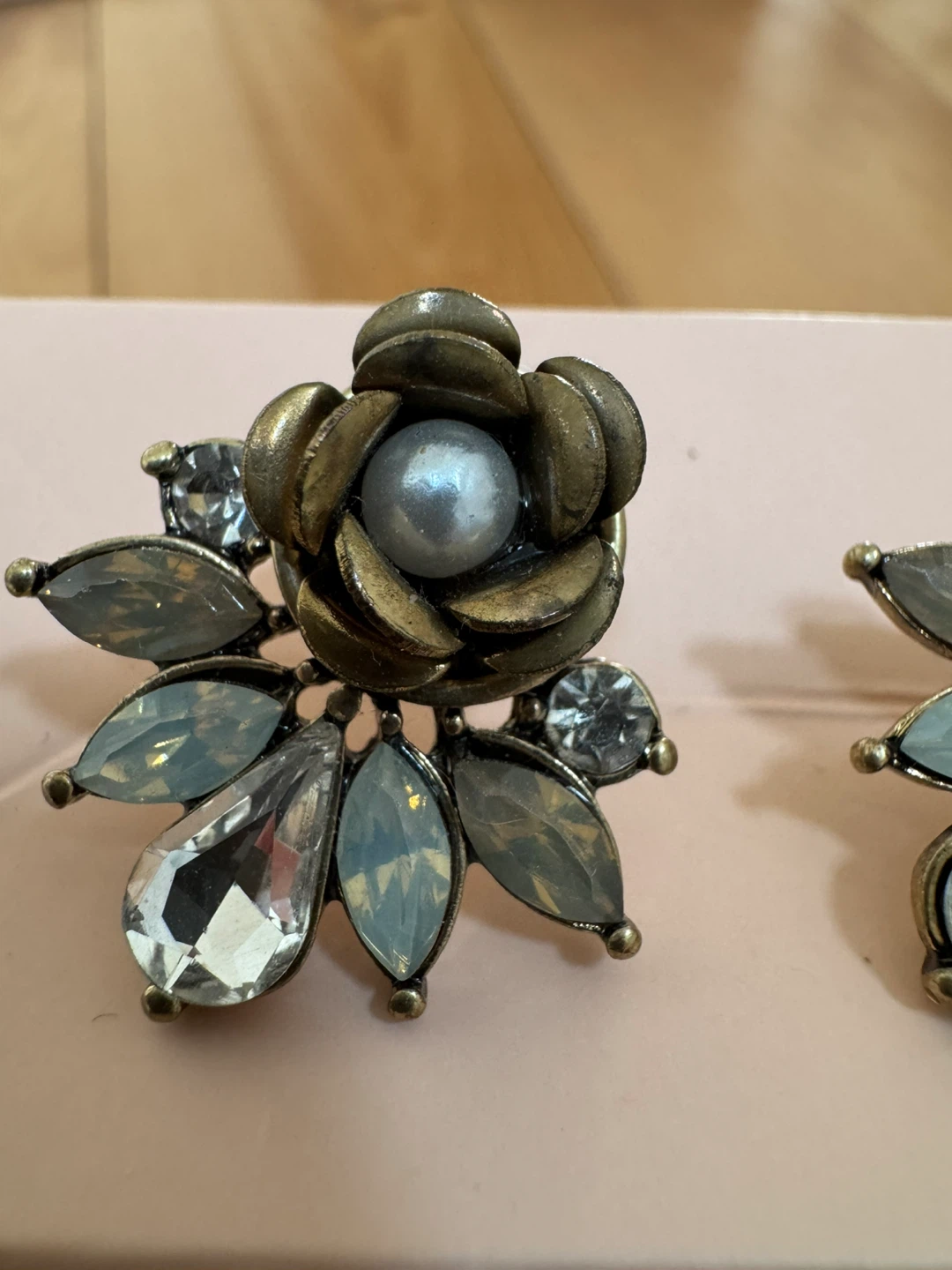 Vintage Costume Floral Stud Earrings with Rhinestones - photo 2