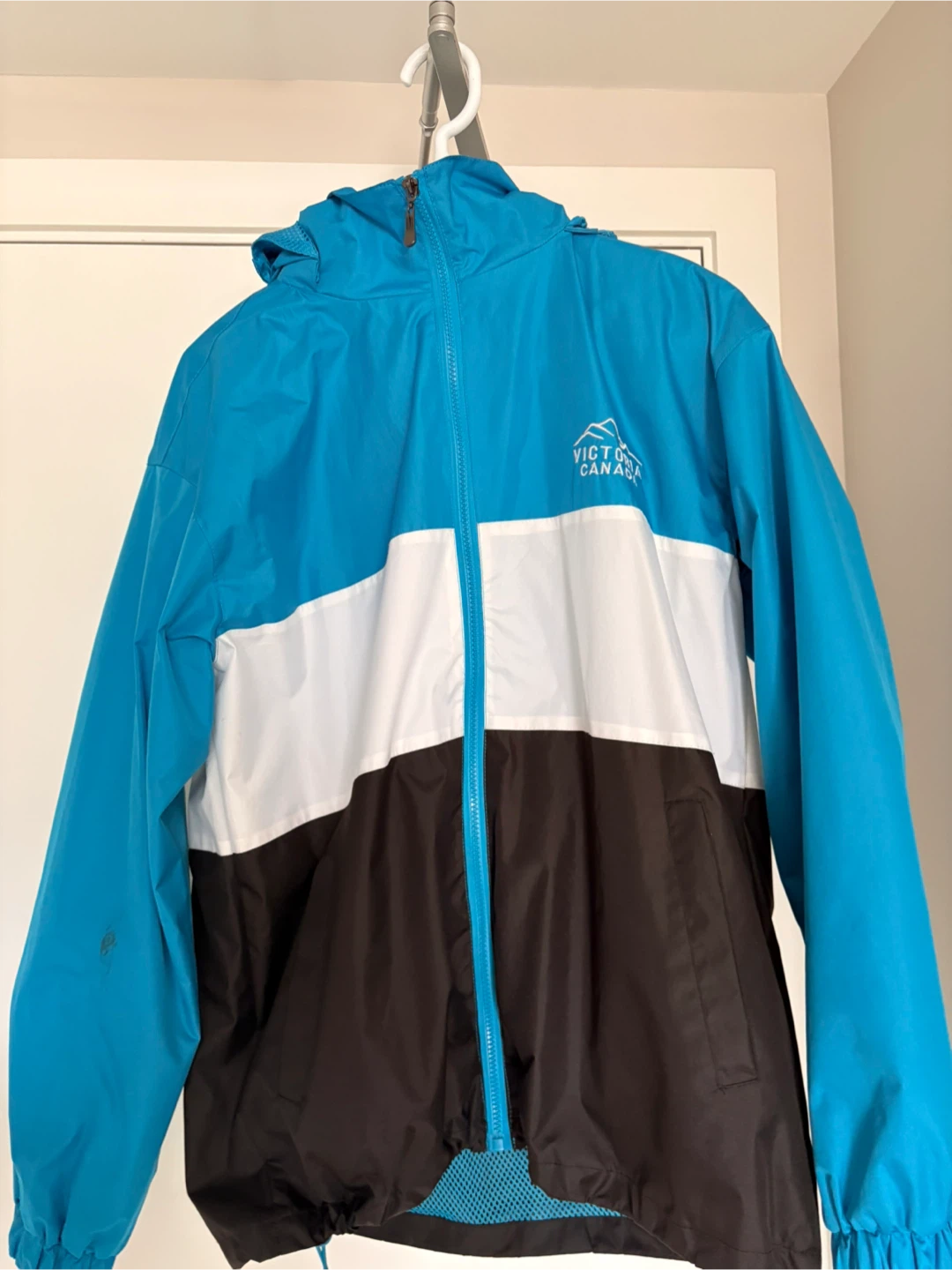Victoria Lightweight Windbreaker Jacket