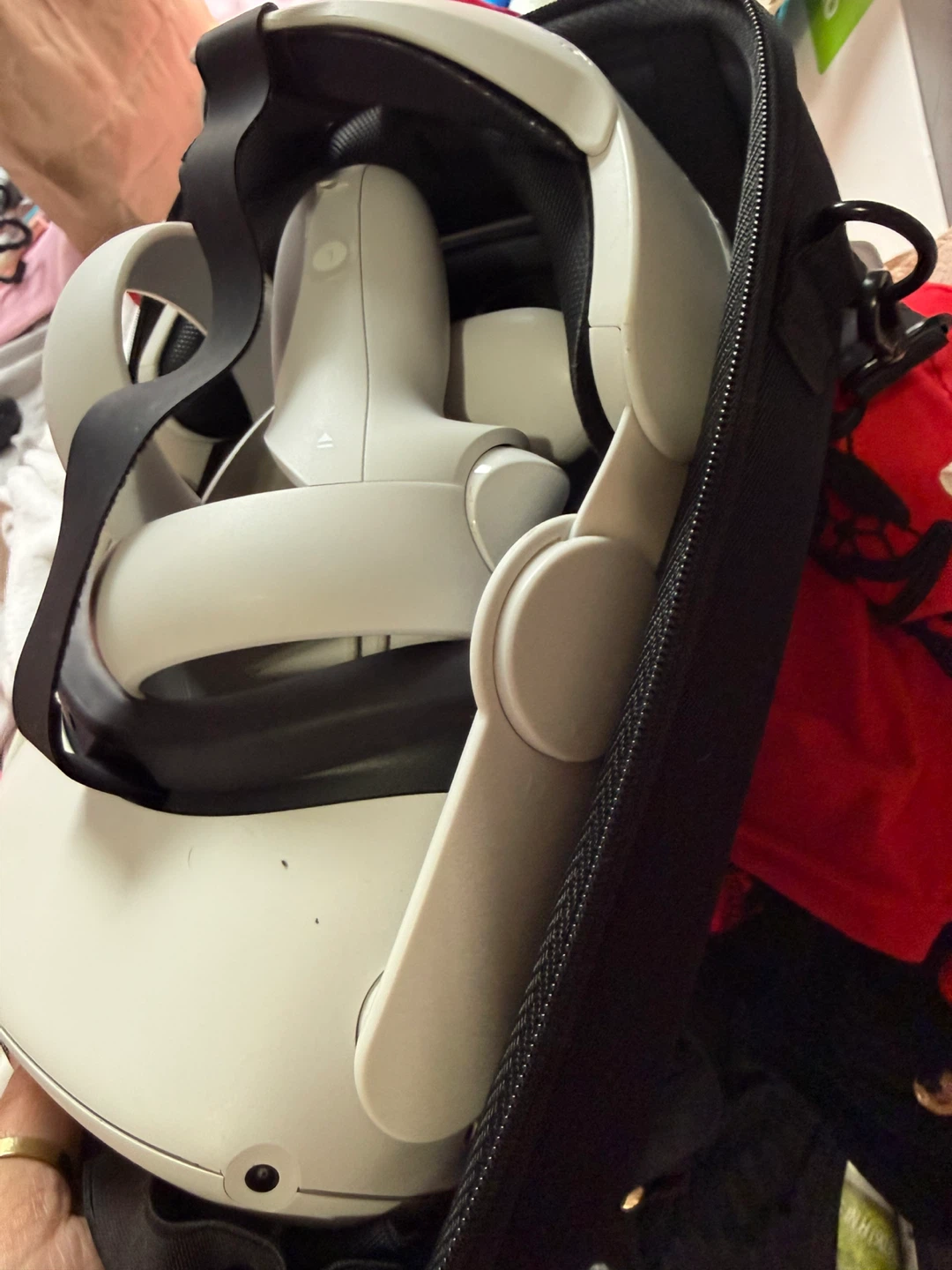 Oculus Quest 2 VR Headset with Case - photo 2